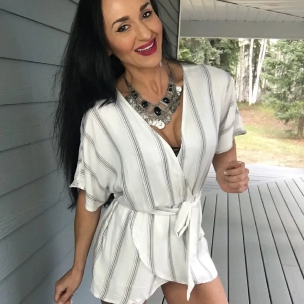 New Ivory grey short sleeve stripe romper - Picture 1 of 8